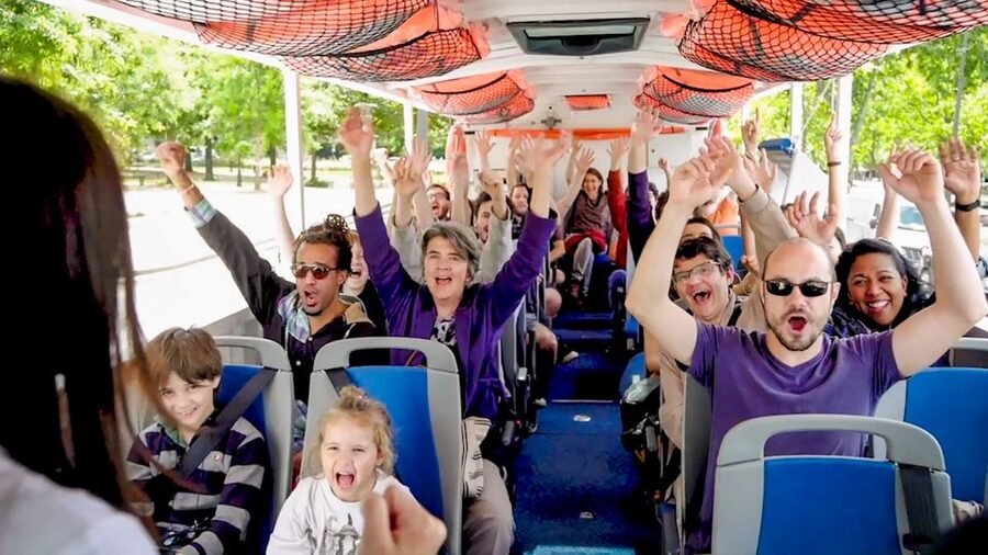 Paris: City and River Seine Tour on an Amphibious Bus - Land highlights: Eiffel Tower to Arc de Triomphe, plus the bridges and boulevards
