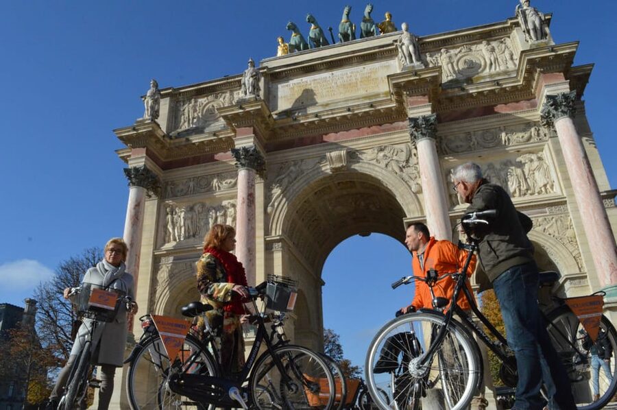 Paris: City Highlights Bike Tour - Seine River Time to Eiffel Tower: The Moment Paris Feels Like Paris