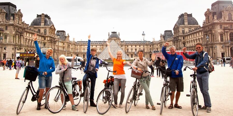 Paris: City Highlights Bike Tour - Bikes, Helmets, and the Electric Option That Actually Helps