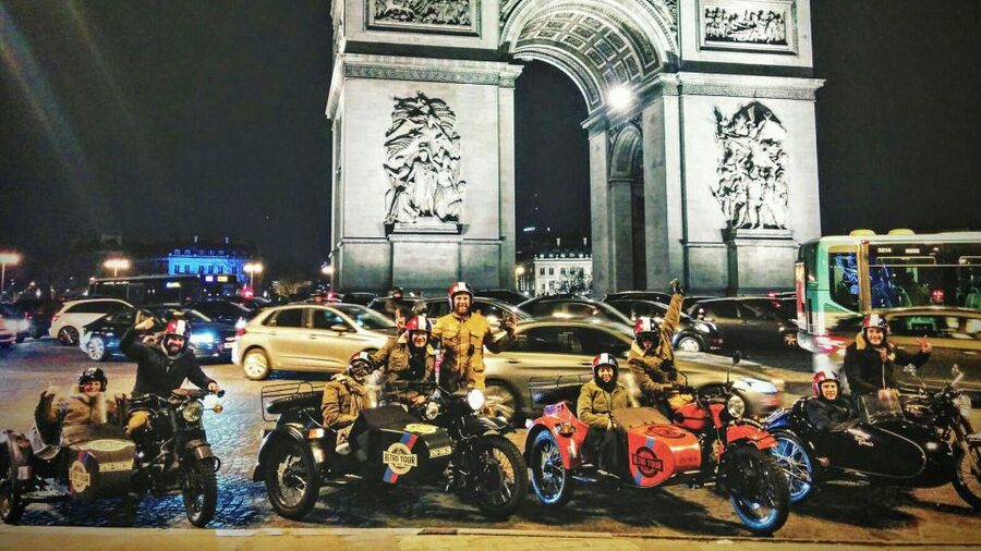 Paris: City Highlights Tour by Vintage Sidecar - Île de la Cité and the Notre-Dame area: quick pictures, big atmosphere
