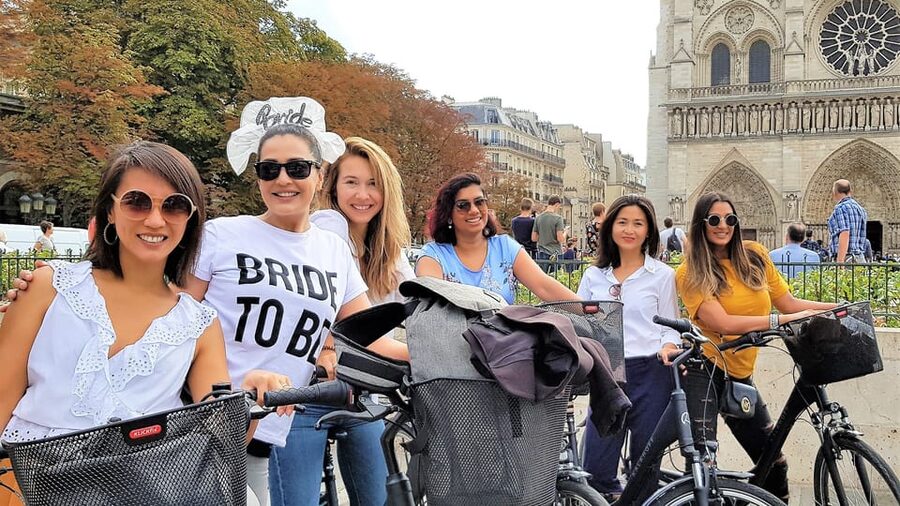 Paris: City Treasures Bike Tour - The Seine Riverbanks and Love-Lock Bridge for Better Photos