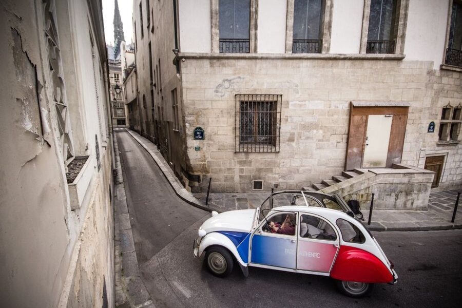 Paris: Classic Sites Tour by Vintage Citroen 2CV - How the private 2CV tour works on real Paris streets