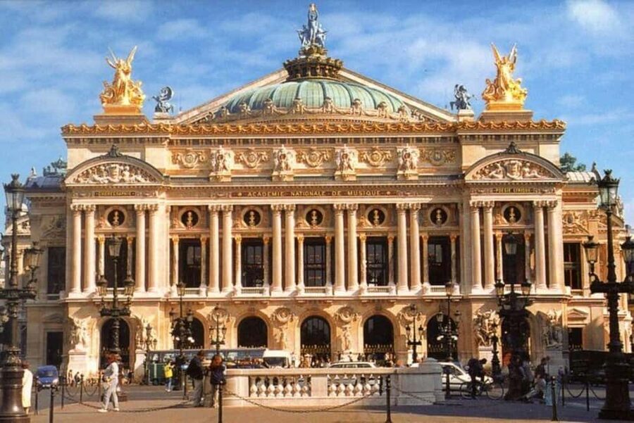 Paris: Cœur de Bohème Tour - Heart of the City - Champs-Élysées and Arc de Triomphe: the grand entrance to Paris