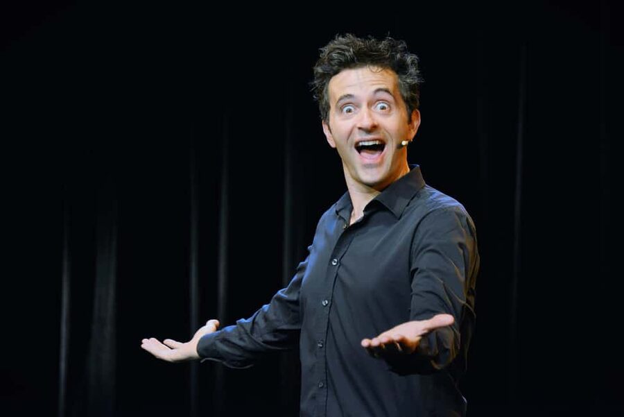 Paris: Comedy Show in English - How to Become a Parisian - Paris street skills you can use right away: transport, shops, nightlife