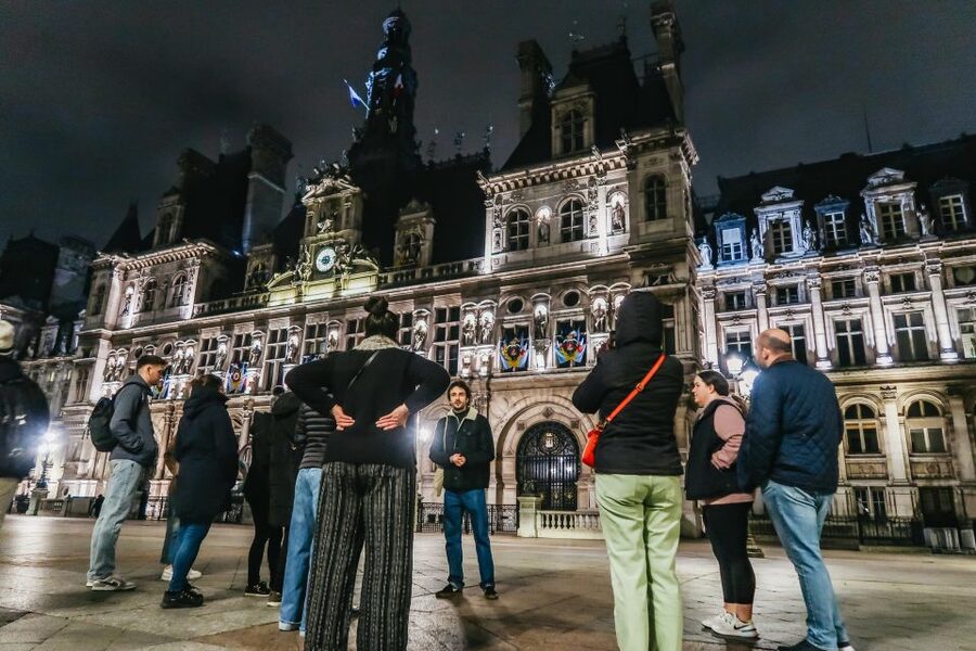 Paris: Dark History and Ghostly Guided Walking Tour - Pont Neuf and the city’s power corridors