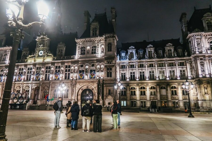 Paris: Dark History and Ghostly Guided Walking Tour - Conciergerie: when justice and politics overlap