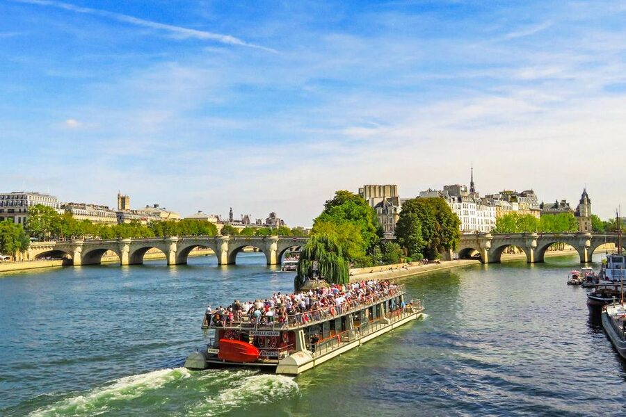 Paris: Day or Sunset Cruise with Drink, Ice Cream or Dessert - Comfort on board: where you’ll want to sit in cold or heat