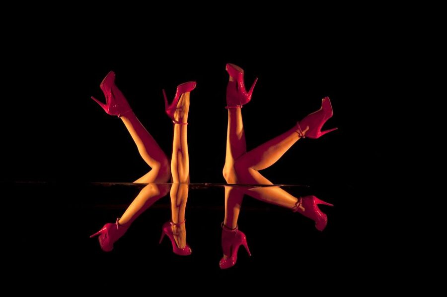 Paris: Dinner at Ginger Restaurant & Show at Crazy Horse - Champagne, drinks, and how the night gets its rhythm