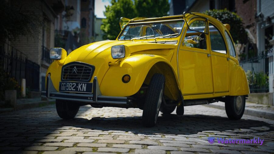 Paris: Discover Paris 2CV - Champs-Élysées: where the car drops you into the Paris postcard