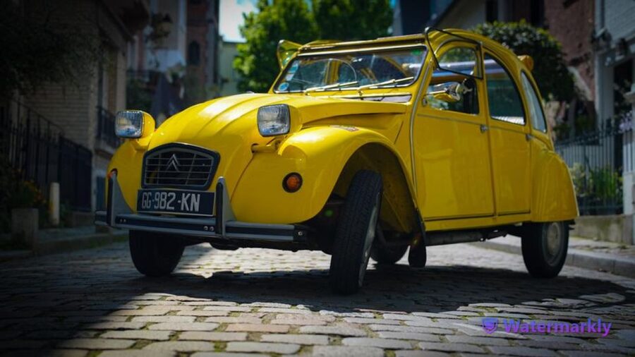 Paris: Discover Paris 2CV - Pickup in central Paris, and why a private group matters