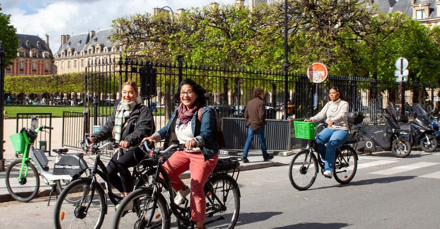Paris: E-bike tour - Monumental and Hidden Paris - The Central Paris Loop: Louvre, Tuileries, Palais-Royal, and More