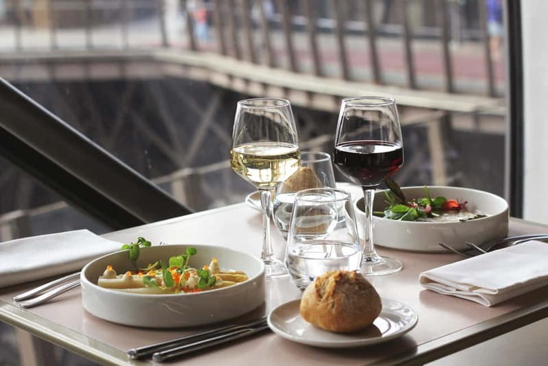 Paris: Early Dinner at Madame Brasserie in the Eiffel Tower - The two-hour flow: dinner first, tower time after