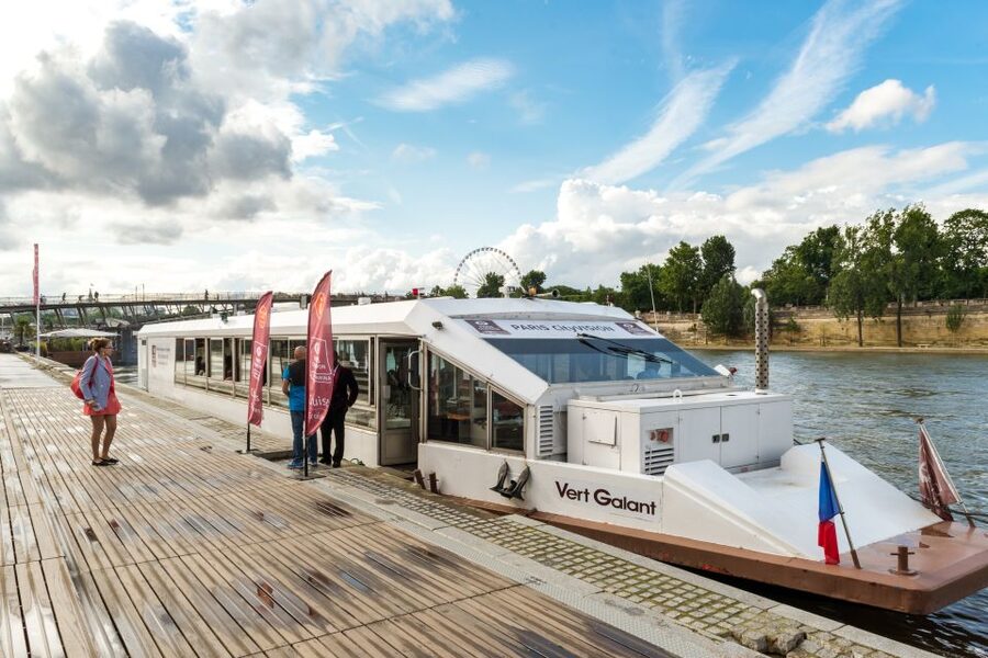 Paris: Early Evening Dinner Cruise on the River Seine - What you eat on board: classic French menu, served as a real meal