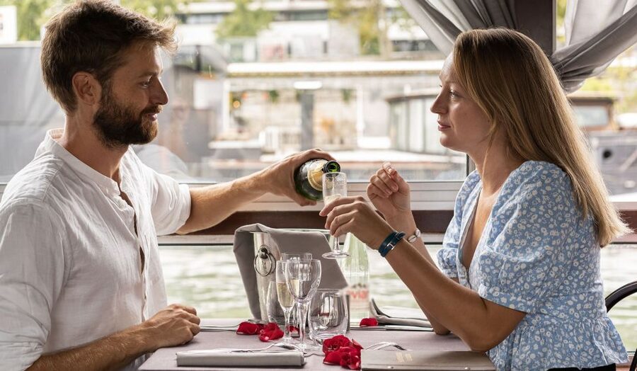 Paris: Early Evening Dinner Cruise on the River Seine - Practical tips for a smoother evening