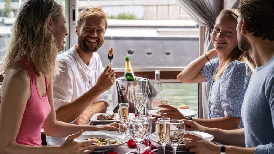Paris: Early Evening Dinner Cruise on the River Seine - Where to board at Port Solferino (and how to get a better seat)