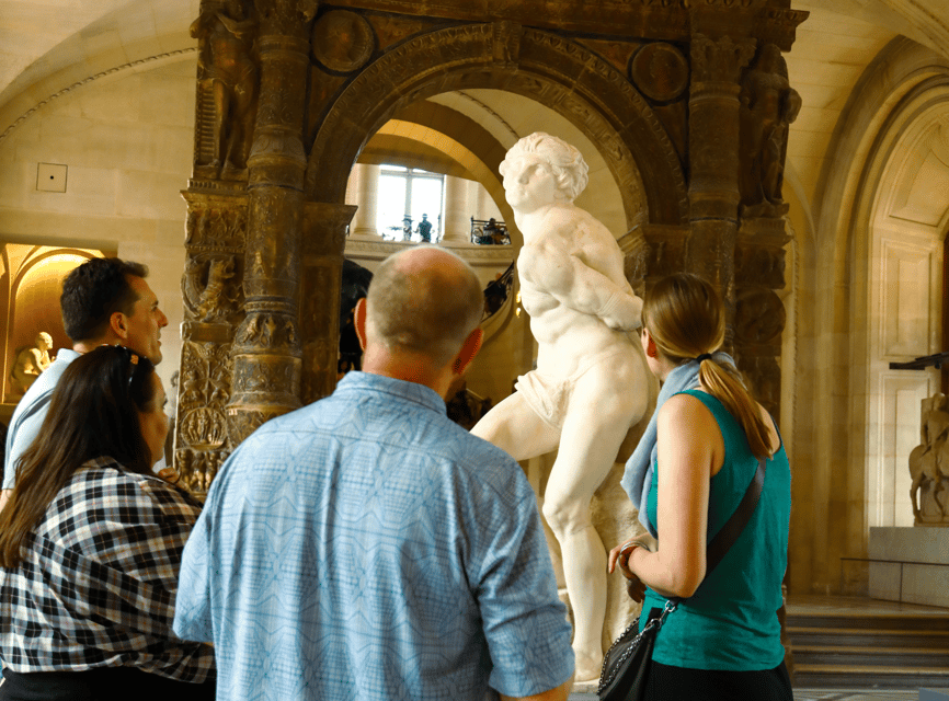 Paris: Early Morning Louvre Private Guided Tour with Pickup - The Louvre Pyramid stop: orientation in 10 minutes