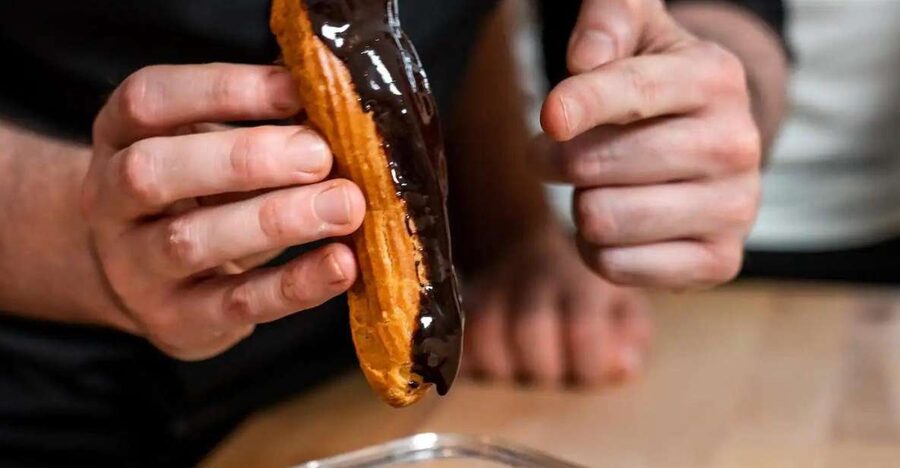 Paris: Eclair and Choux Pastry Making Class - Finding the grey door and getting set up for pastry work