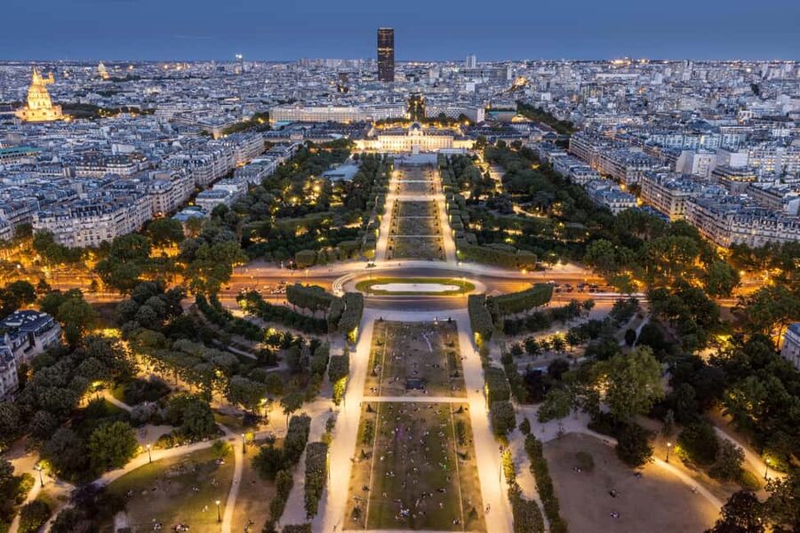 Paris: Eiffel Tower Guided Tour|Summit & second floor access - Entry reality check: security and queues you cannot skip
