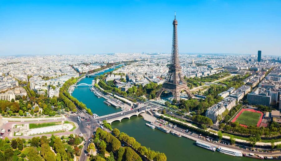 Paris: Eiffel Tower Guided Tour|Summit & second floor access - The elevator ride to the second floor: where the views start to make sense