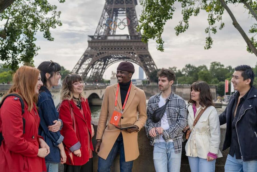 Paris: Eiffel Tower Guided Tour with Summit Access - Finding your guide at Pont d’Iena (and where not to go)