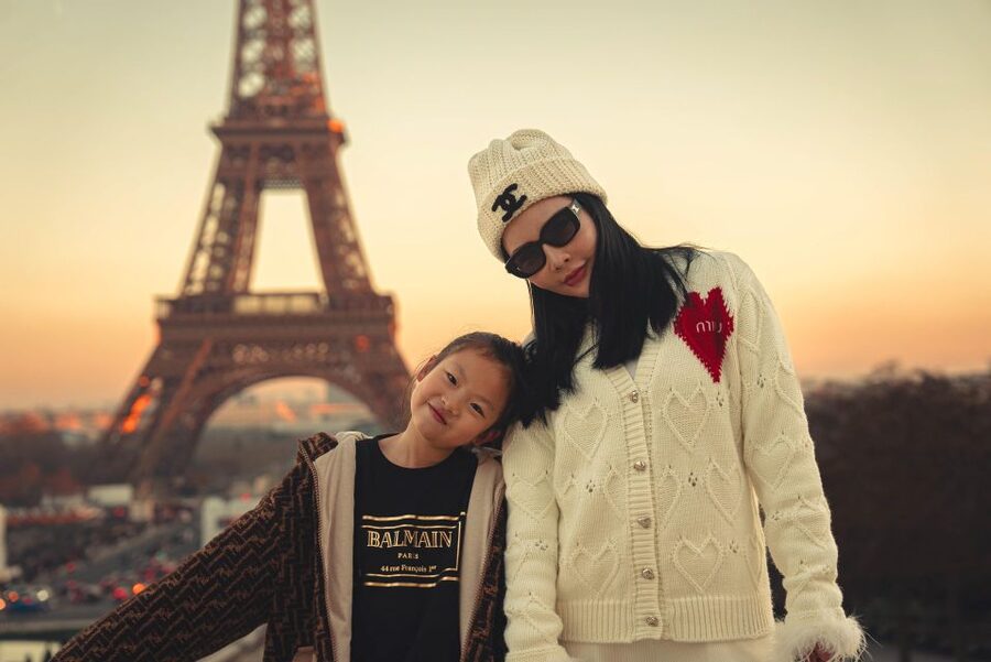 Paris: Eiffel Tower & Louvre Private Photoshoot - Which Package Fits You: Standard, Premium, and VIP Photo Counts