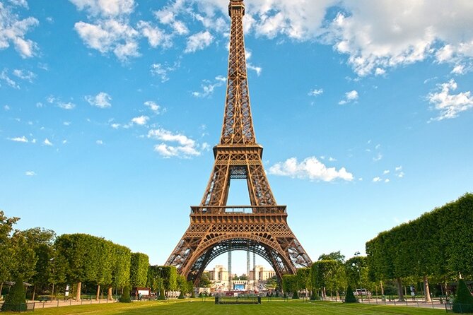 Paris Eiffel Tower, Notre Dame, Louvre and Montmartre Guided Tour - The Louvre with reserved entry: how to get value in 90 minutes
