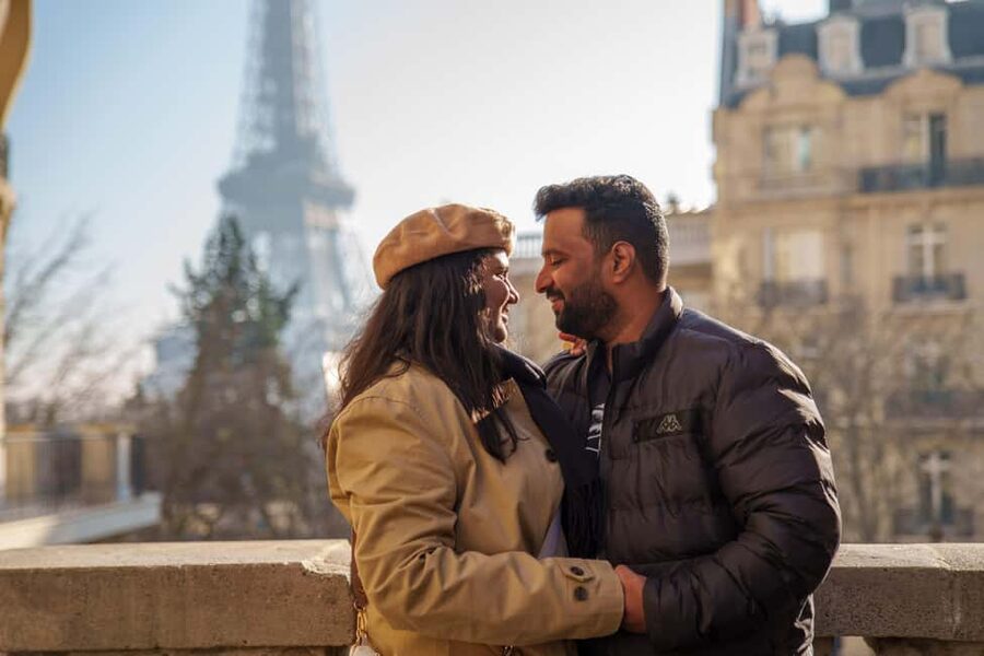Paris: Eiffel Tower Photoshoot with a Professional - Duration and Timing: 15 Minutes or Up to an Hour