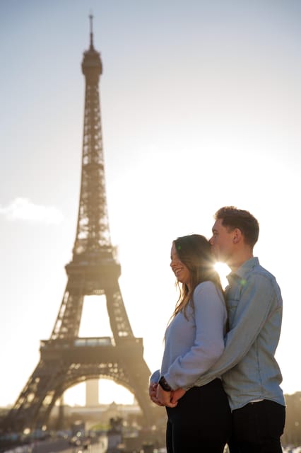 Paris: Eiffel Tower Photoshoot with a Professional - Price Value: Why $29 Per Group Can Work