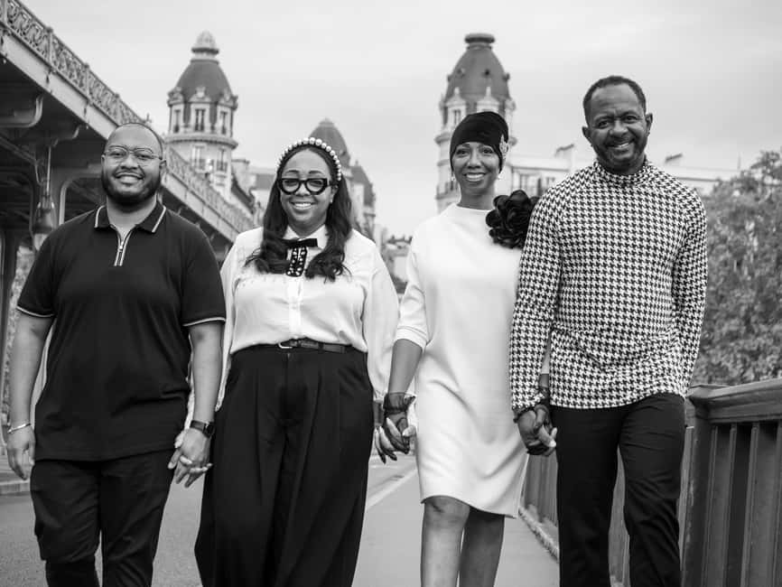Paris: Eiffel Tower Private Photoshoot Experience - Pont de Bir Hakeim: the best way to start your Eiffel Tower photo plan