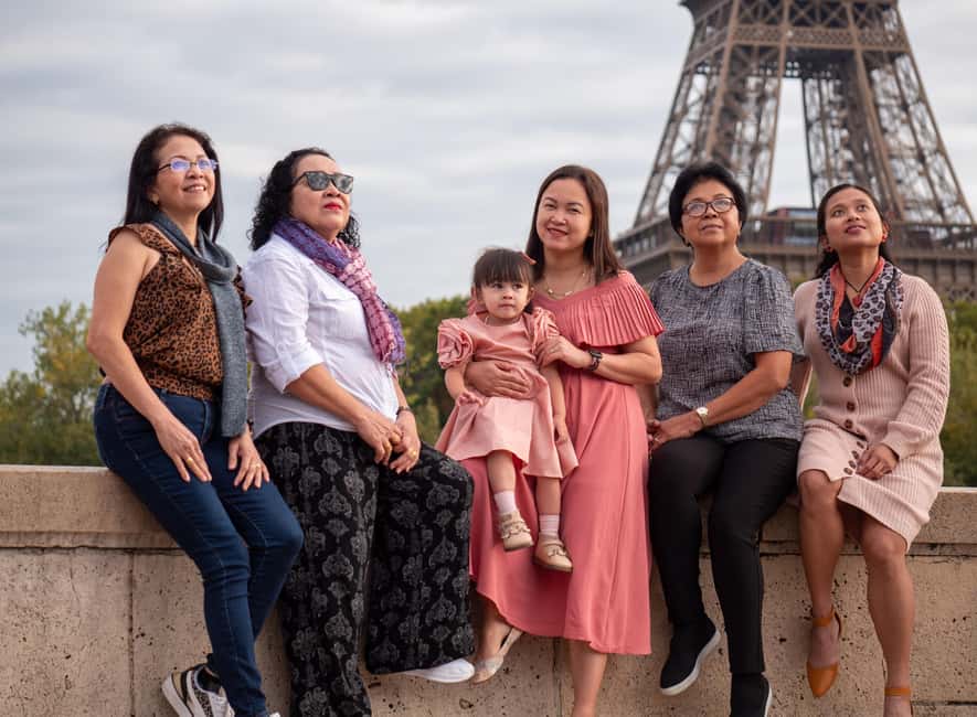 Paris: Eiffel Tower Private Photoshoot Experience - Premium option: Seine River viewpoints and the Trocadéro finish