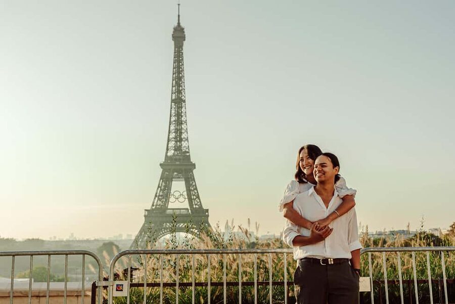 Paris: Eiffel Tower Street Photoshoot - Price and value: why $51 for up to two is a smart bet
