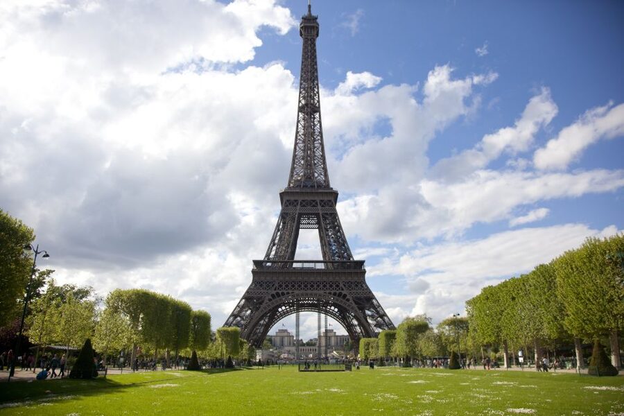 Paris: Eiffel Tower Tour & Seine River Cruise Tour - Should you book this Eiffel Tower and Seine cruise tour?