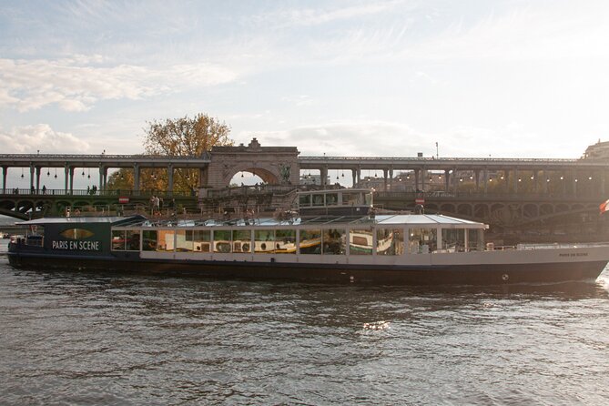 Paris en Scene 3 Course Seine River Dinner Cruise - A realistic itinerary walk-through, step by step in your mind