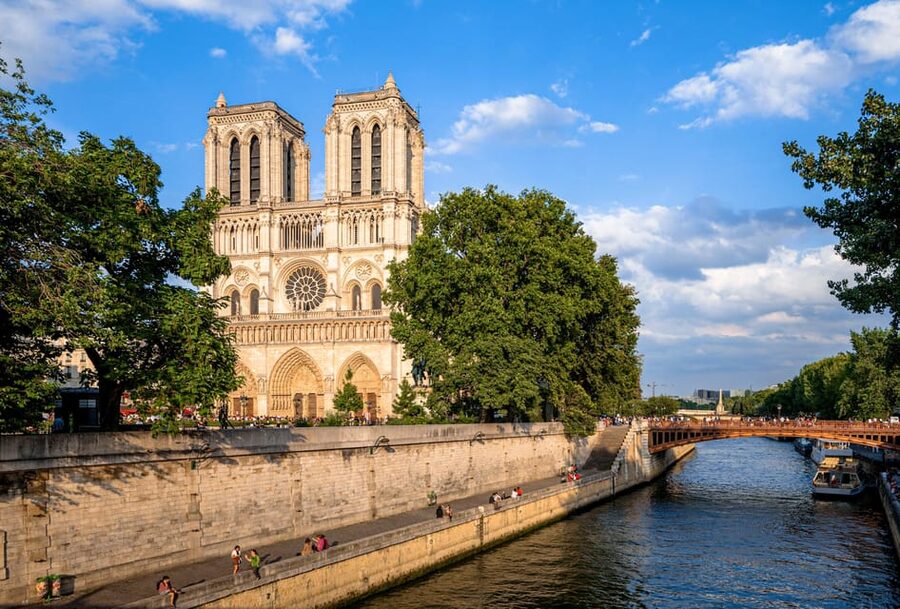 Paris: Eternal Notre-Dame VR Experience Ticket - Comfort, Motion Sensitivity, and Tech Reality Checks