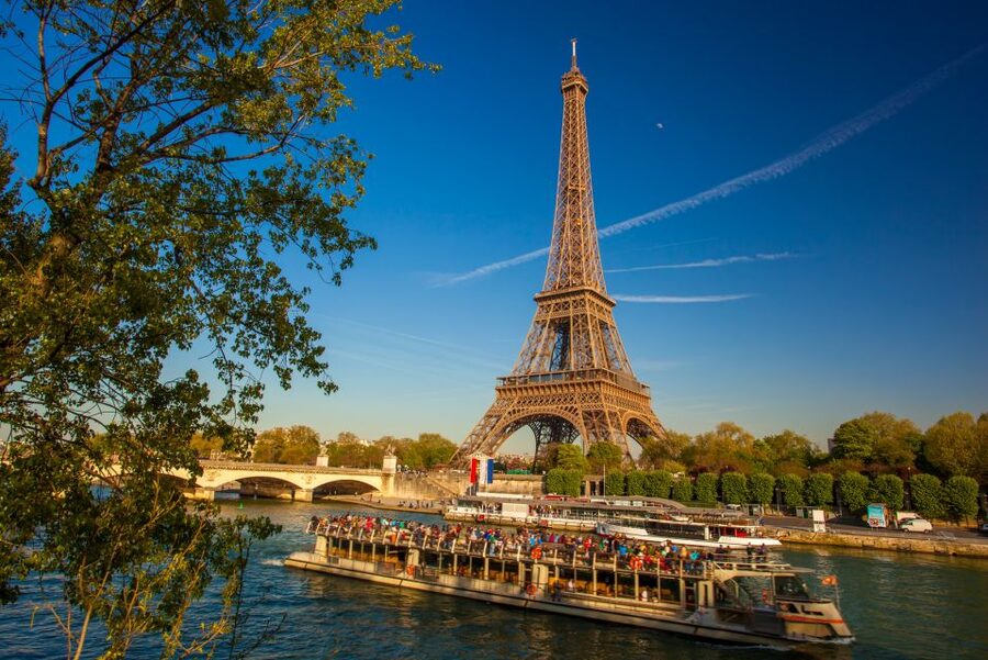 Paris: Evening Bike and Boat Tour - From the Seine Banks to Pont Alexandre III: Your First Big Photo Angles