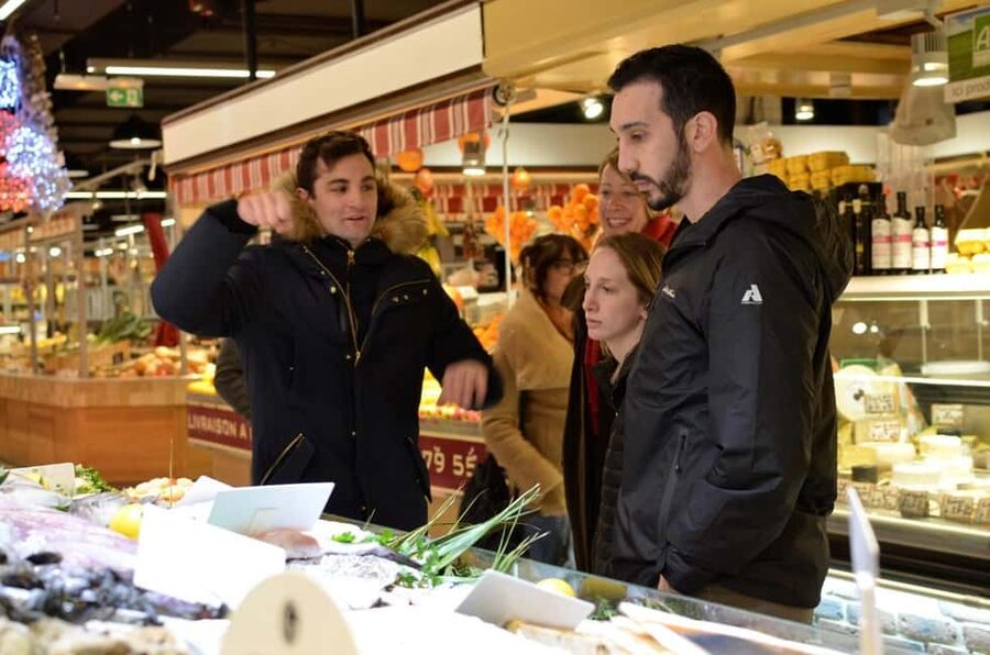 Paris: Evening Cooking Class with Optional Market Visit - The cooking class flow: build the menu, then cook it with guidance