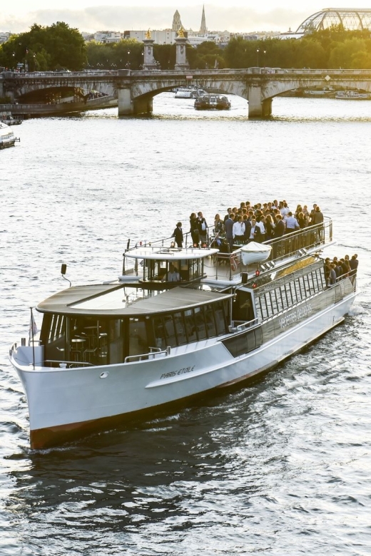 Paris: Evening River Cruise with Music - No guide onboard: use the Vedettes de Paris app with headphones