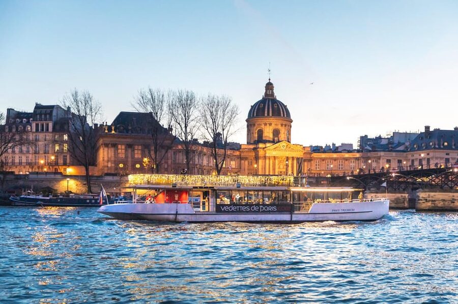 Paris: Evening River Cruise with Music - Price and value for a $27 per person, 1-hour Seine cruise