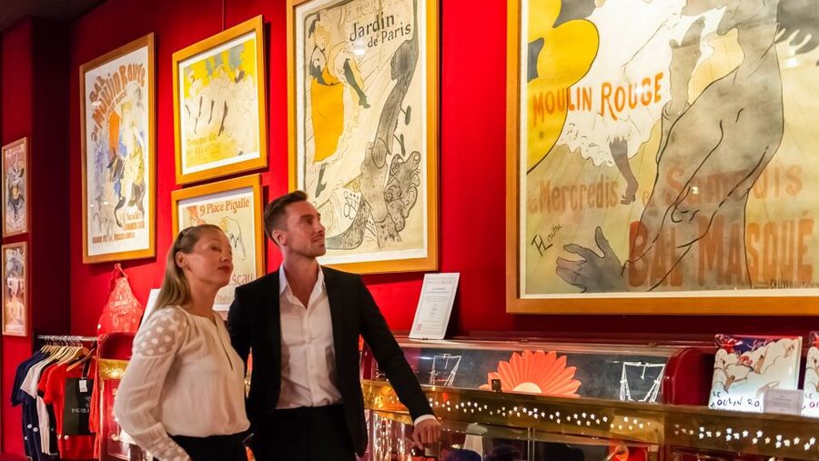 Paris: Evening Sightseeing Tour and Moulin Rouge Show - The ParisCityVision App: How to Make the Commentary Actually Work