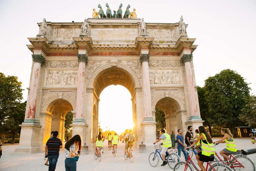 Paris Evening Snapshot Bike Tour - Rain or Shine, and What Happens If Weather Turns
