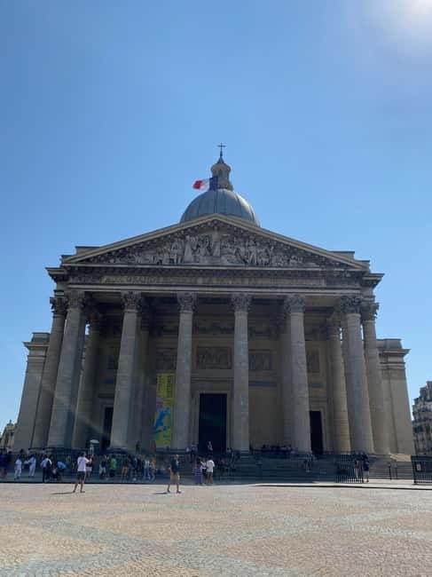Paris: Explore the City Like Emily Tour - Filming Locations - The Savoir agency stop, fashion talk included