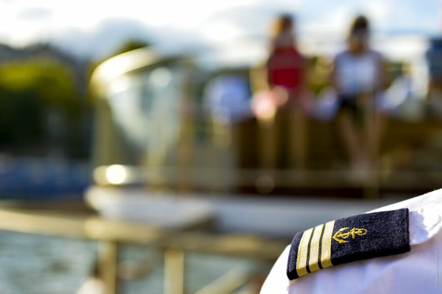 Paris: Family-Friendly River Seine Guided Cruise - The quiet 100% electric boat ride, plus onboard comfort