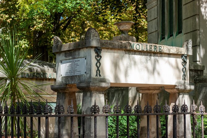 Paris: Famous Graves of Pere Lachaise Cemetery Guided Tour - The biggest celebrity graves to plan around before you arrive
