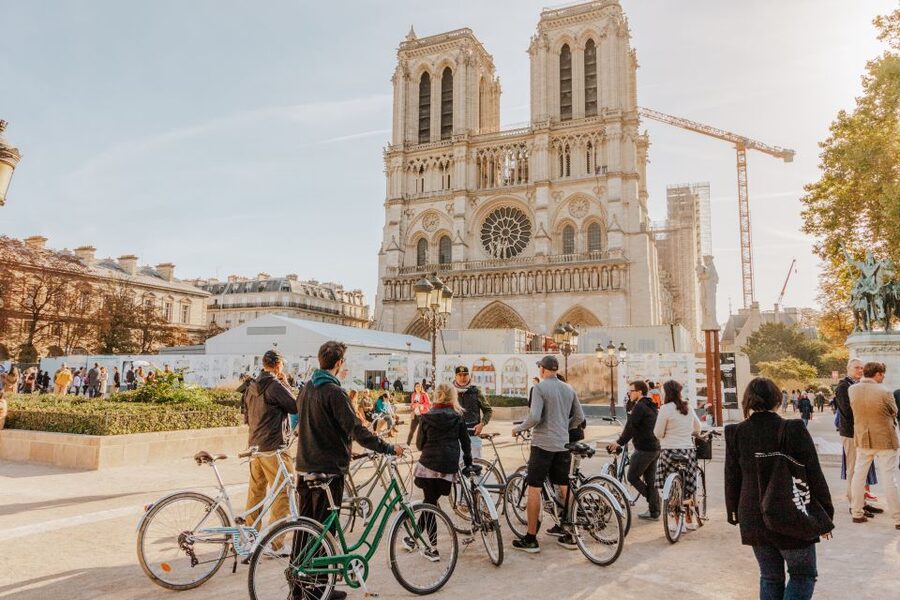 Paris: Famous Monuments Cycling Tour - Grand and Petit Palais, Triomphe photos, and the riverside finale