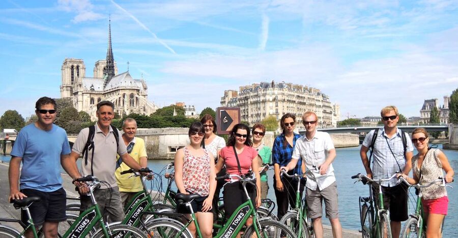 Paris: Famous Monuments Cycling Tour - Notre-Dame to Palais de Justice, the island story in motion