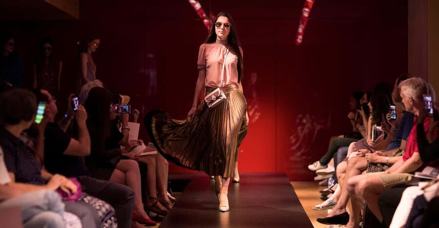 Paris: Fashion Show at Galeries Lafayette Haussmann - Show schedule: Thursdays and Fridays, and how it changes after September