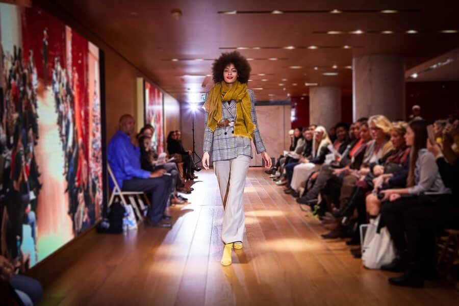 Paris: Fashion Show at Galeries Lafayette Haussmann - What happens once you reach the Salon Opéra