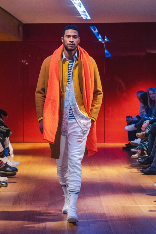 Paris: Fashion Show at Galeries Lafayette Haussmann - Seats, crowding, and the reality of watching fashion in a busy store