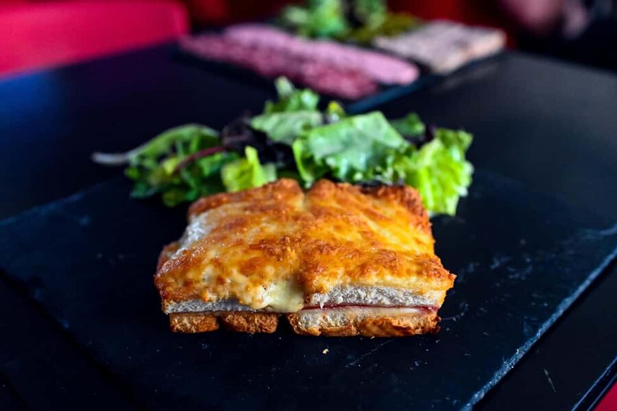 Paris: Food Tour in Le Marais with Tastings - Walking Through Place des Vosges and the Medieval-to-Renaissance Mood