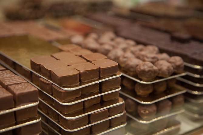 Paris French Sweets Tasting Tour with Pastries and Chocolates - The best guides do two things: food talk and Paris context